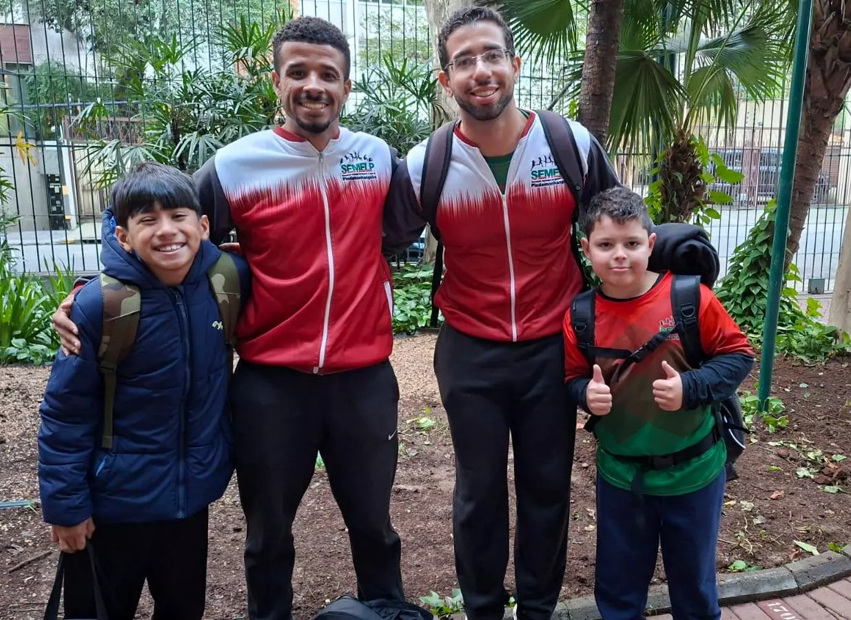 Promessa das piscinas: Atleta de Pindamonhangaba conquista ouro e prata no Circuito Mirim em São Paulo